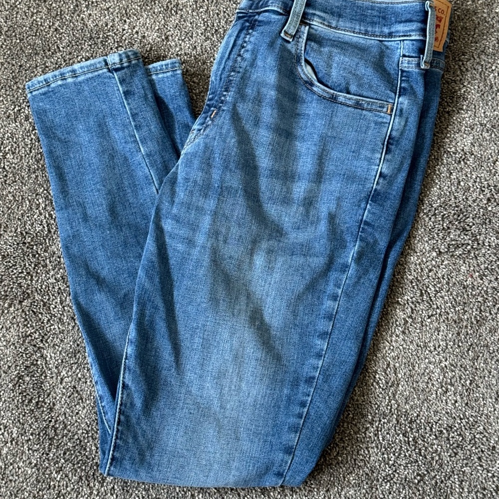 Levi jeans
